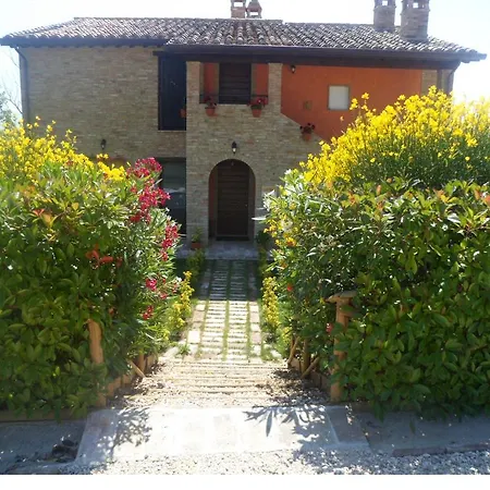 Agriturismo Il Pino ファームステイ Sant'enea