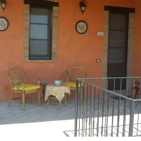 Agriturismo Il Pino ファームステイ Sant'enea